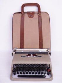 1950's Olivetti Lettera 22 Typewriter,Made In Italy