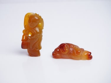 Lot of 2 Small Chinese Agate Figures