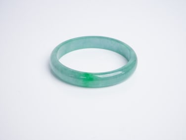 Fine Chinese Jadeite Bangle