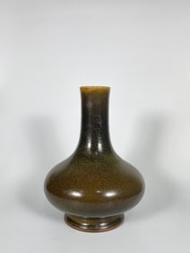 A Teadust-Glazed Bottle Vase, 19th-20th Century