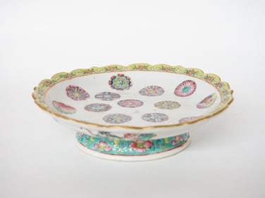 Chinese Famille-Rose 'Flower Balls' Footed Dish