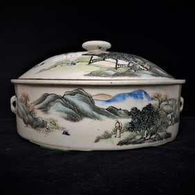 A Famille Rose Porcelain Box W/ Cover,19th C