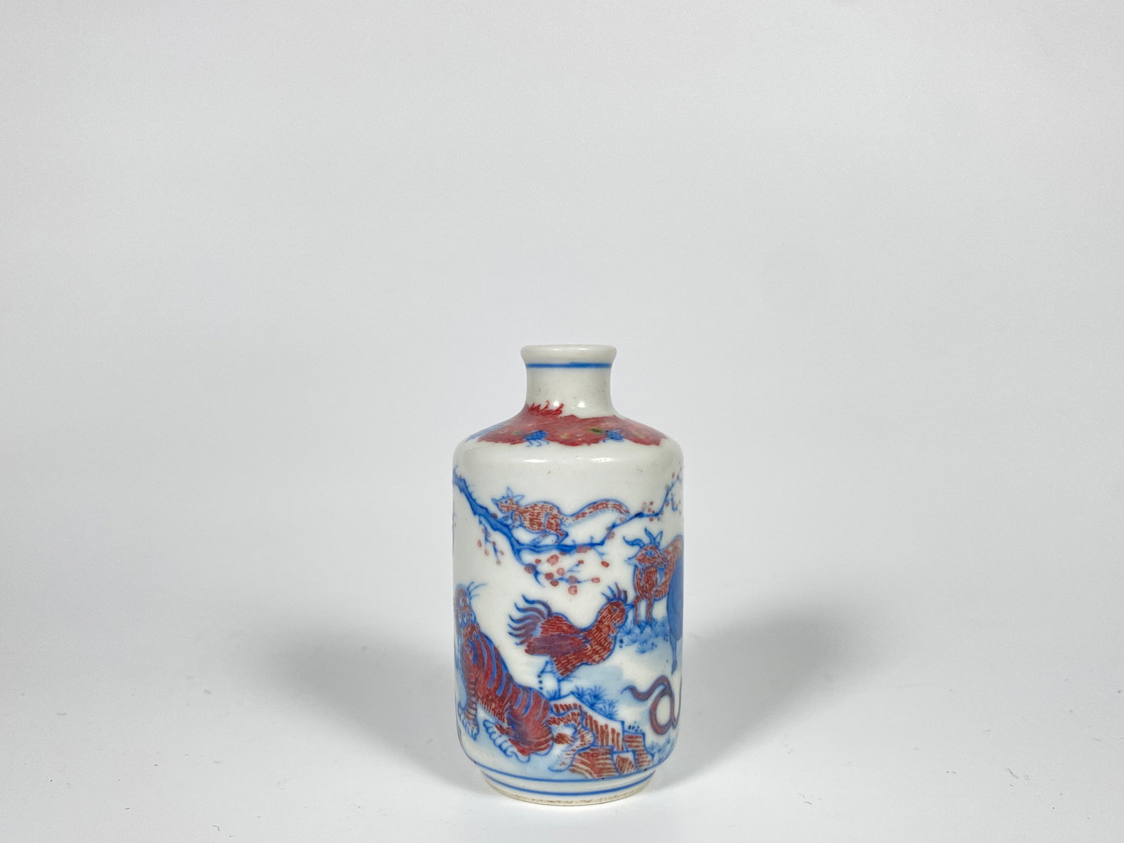 Chinese Underglaze Red and Blue Porcelain Snuff Bottle (1 of 8)