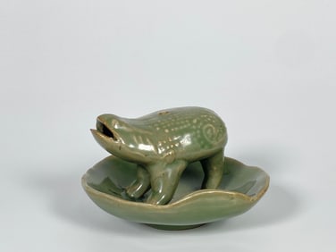 Chinese Yue Ware Frog Water Dropper