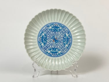 Chinese Doucai 'Chrysanthemum' Dish