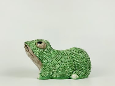 A Chinese Porcelain 'Crouching Frog'Censer, 19th Century