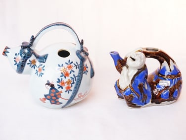 Japanese Hirado Ewer Choshi of Hotel and Arita-Ware Kakiemon Gourd Shaped Ewer