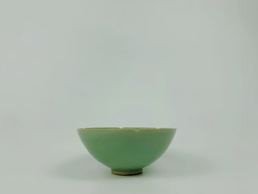 Longquan Kiln Plum Green Glazed Kuikou Bowl