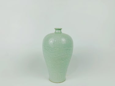 Chinese Qinbai-Glazed Meiping Vase