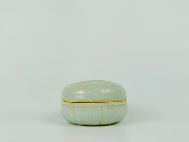 A Hutian Yingqing Green-Glazed Cosmetic Box and Cover