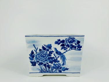 Fine Chinese Blue and White Rectangle Porcelain Planter, 19th-20th Century