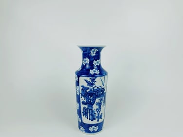 A Blue and White 'Hundred Antiques ' Vase