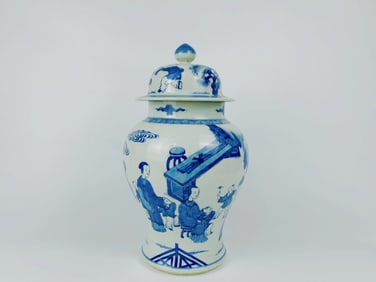 Blue and White Baluster Vase with Cover, 19th-20th Century