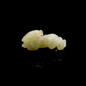 Chinese Hetian Jade Carving of A Mythical Beast 'Pixu'