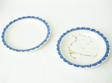 Pair of Chinese Blue and White Plates, Qing Dynasty