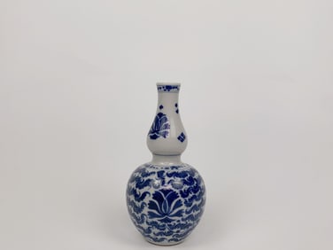 Chinese Blue and White Double Gourd Vase