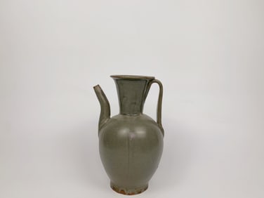 Chinese Yue Kiln Celadon-Glazed Ewer