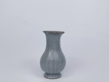 Chinese Longquan Guan Type Lobed Vase