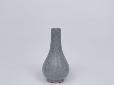 Chinese Ge Type Bottle Vase