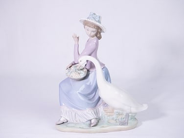 Lladro Spanish "Goose Trying To Eat" Figurine