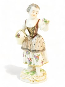 Meissen Figurine Girl W/ Flower Garland Garden Children