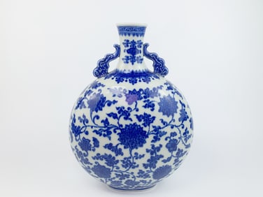 A Rare and Fine Chinese Blue and White Moonflask Vase,Qianlong Mark