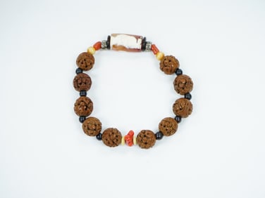 Chinese Agate and Peach Pit Beaded Bracelet