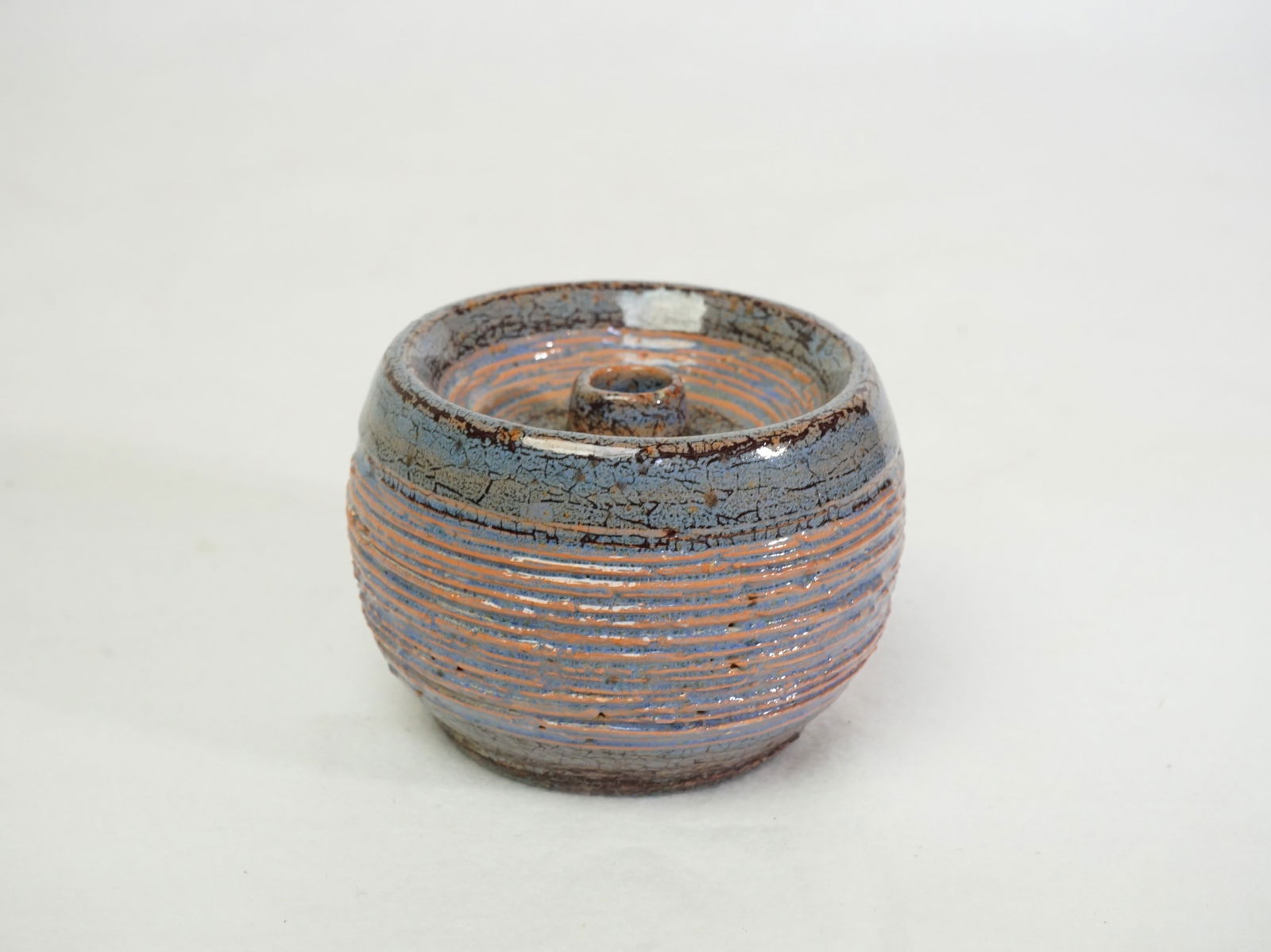 Studio Art Pottery, Signed: Approximate size:3x4.25x4.25 in Shipping: We offer in-house shipping services for most small items. This means that we will take care of packing and shipping the items directly to you. For larger or s