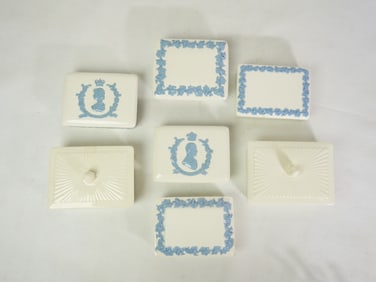 Wedgwood Embossed Queensware Covered Cigarette Box (7)