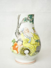 Chinese Famille Rose 'Figural' Pear-Shaped Zun Vase