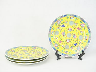 Set of 4 Chinese Famille Rose 'Bats and Peaches' Plates