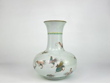 Chinese Famille Rose 'Roosters' Porecelain Vase
