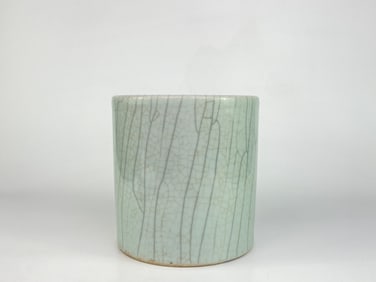 Chinese Celadon Crackle-Glaze Porcelain Brush Pot