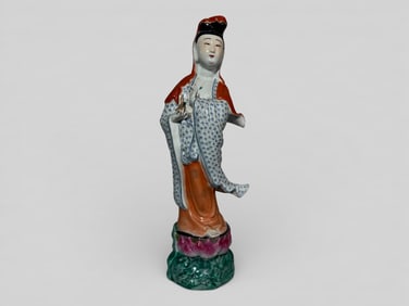 Chinese Famille Rose Porcelain Kuanyin