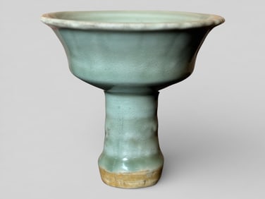 Chinese Cealdon Porcelain Stem Cup