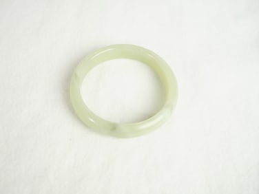 Green Jade Oval Bangle