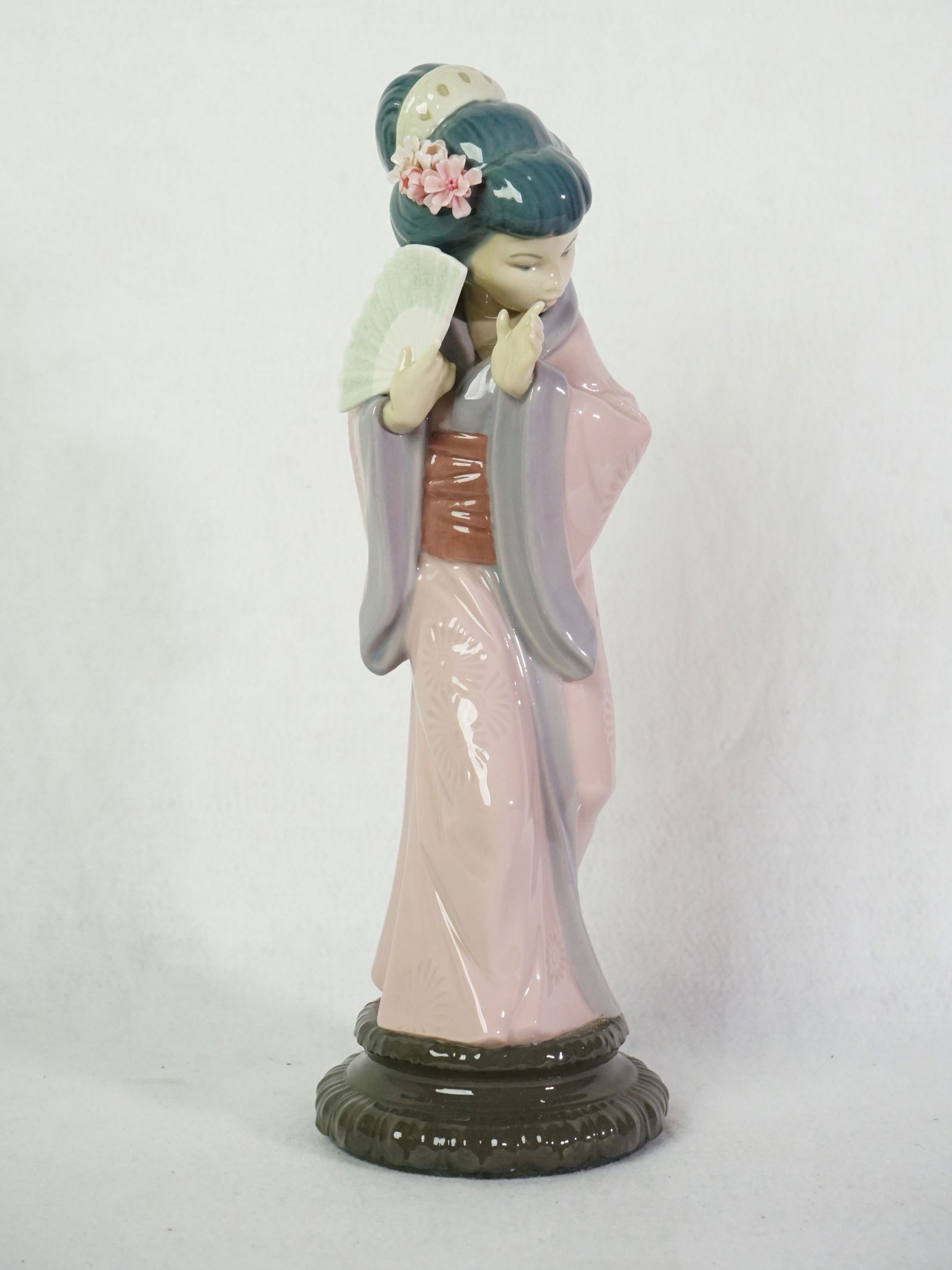 Geisha Girls By Lladro: Approximate size:11.5x4x4 in Shipping: We offer in-house shipping services for most small items. This means that we will take care of packing and shipping the items directly to you. For larger or spec