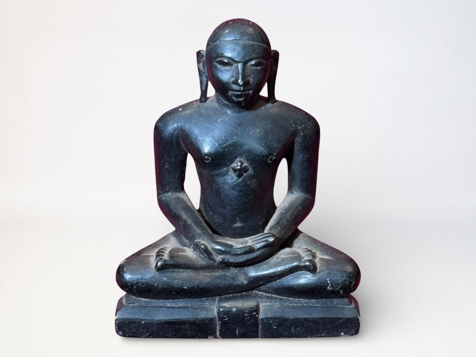 Antique Jain Blck Stone Seated Buddha: Antique Jain black stone seated buddha, 4"ht Shipping: We offer in-house shipping services for most small items. This means that we will take care of packing and shipping the items directly to you. Fo