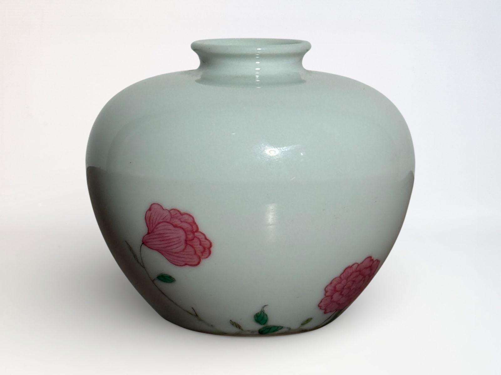 Chinese Underglaze-Red and Famille-Verte 'Rose' Vase (1 of 11)