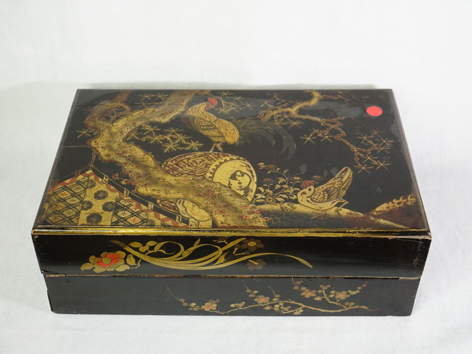 Chinese Black Lacquer Chess Box with Gilt Decoration (1 of 10)
