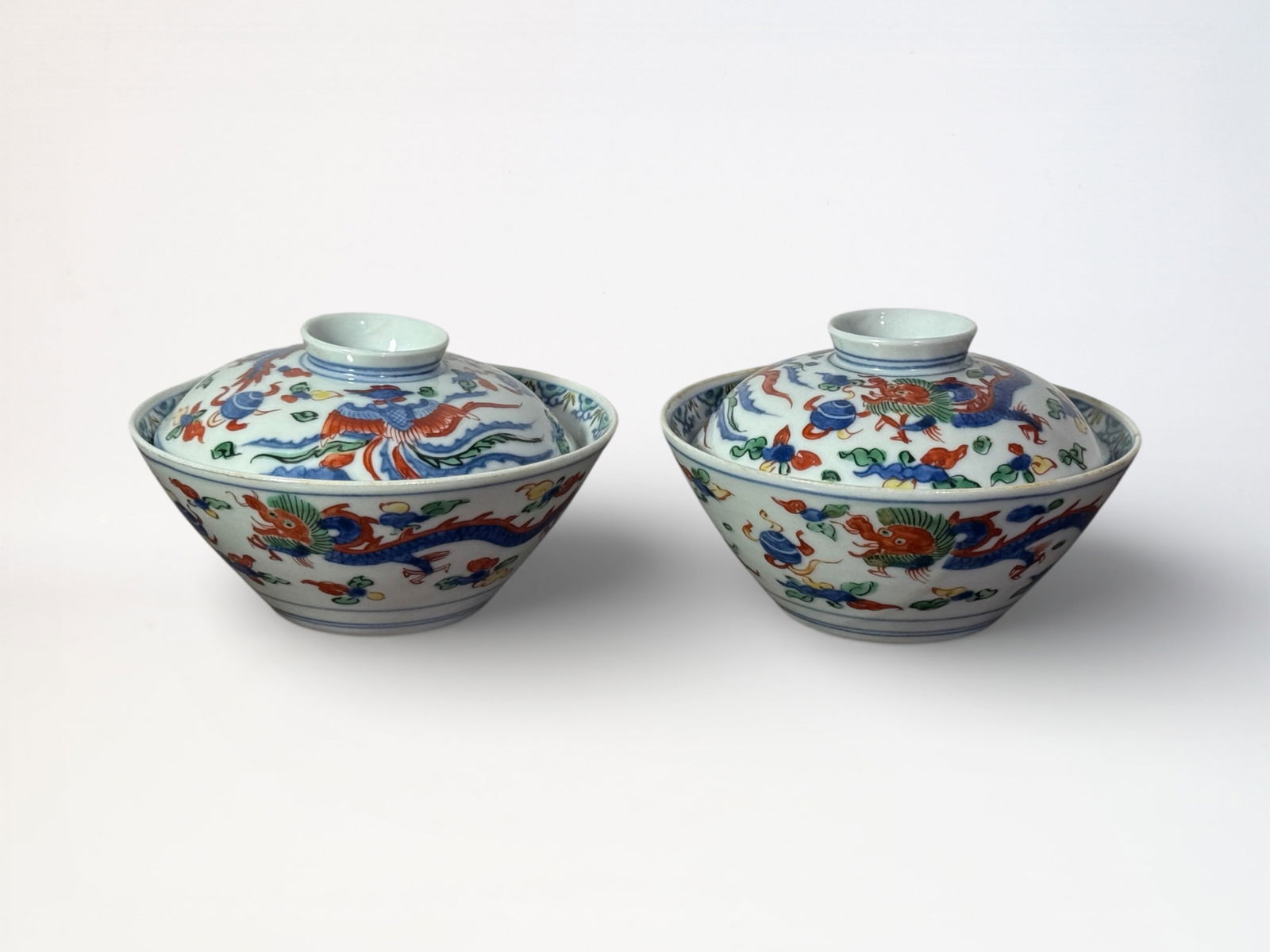 Pair of Chinese Wucai 'Dragon and Phoenix' Covered Bowls (1 of 8)