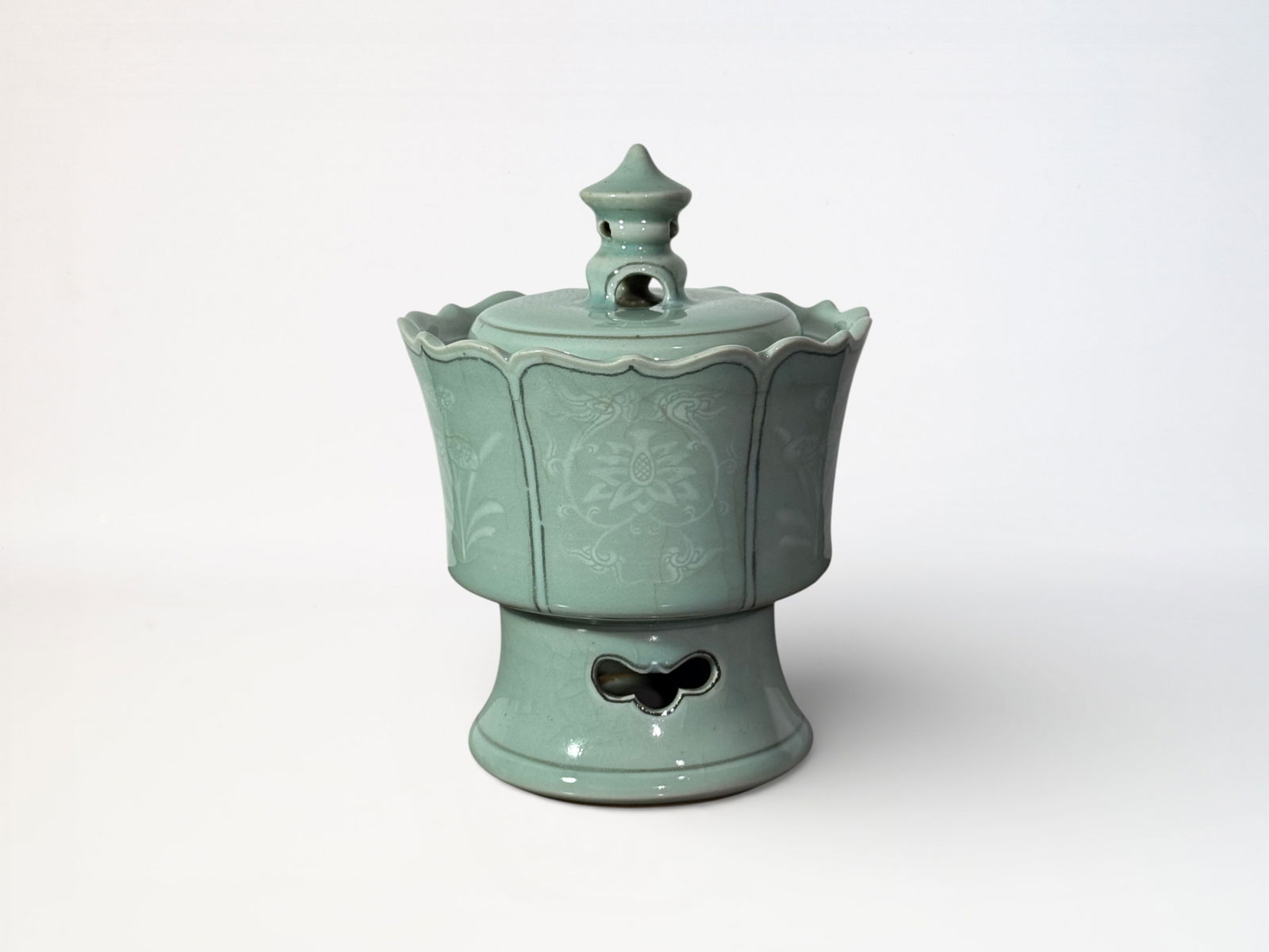 Japanese Celadon Studio Porcelain Censer by Makuzo Kozan: japanese studio porcelain censer of celadon glazed, by makuko kozan, original wood box, 6"ht Shipping: We offer in-house shipping services for most small items. This means that we will take care of pa