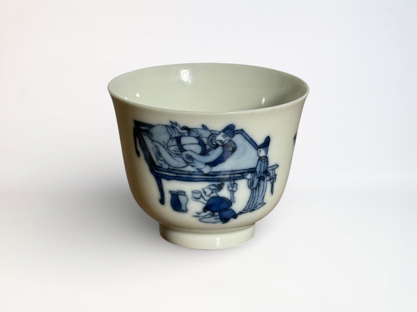 Chinese Blue and White 'Figural' Cup with Mark (1 of 10)