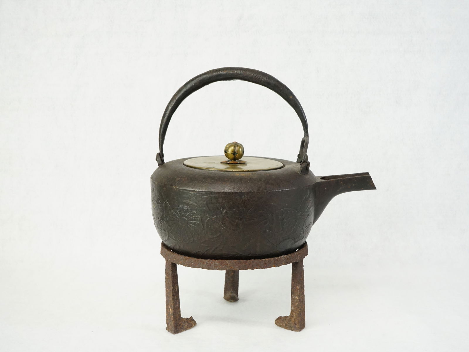 Japanese Cast Iron Teapot with Stand (1 of 7)