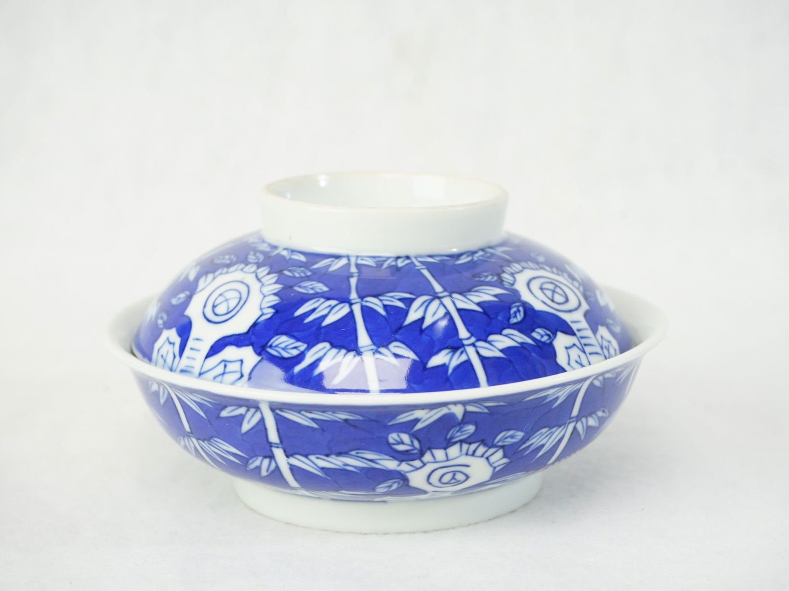 Japanese Blue and White Cover Bowl (1 of 5)