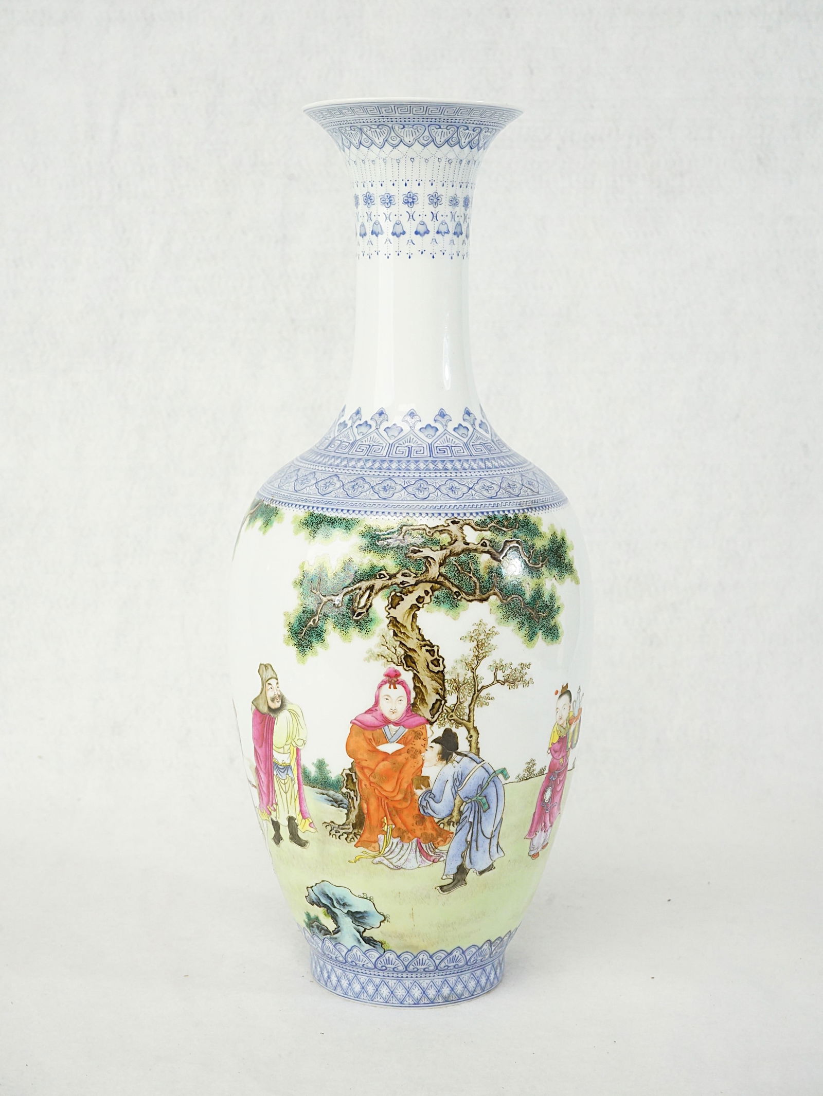 Chinese Famille Rose 'Figural' Egg Shell Vase with Mark (1 of 12)
