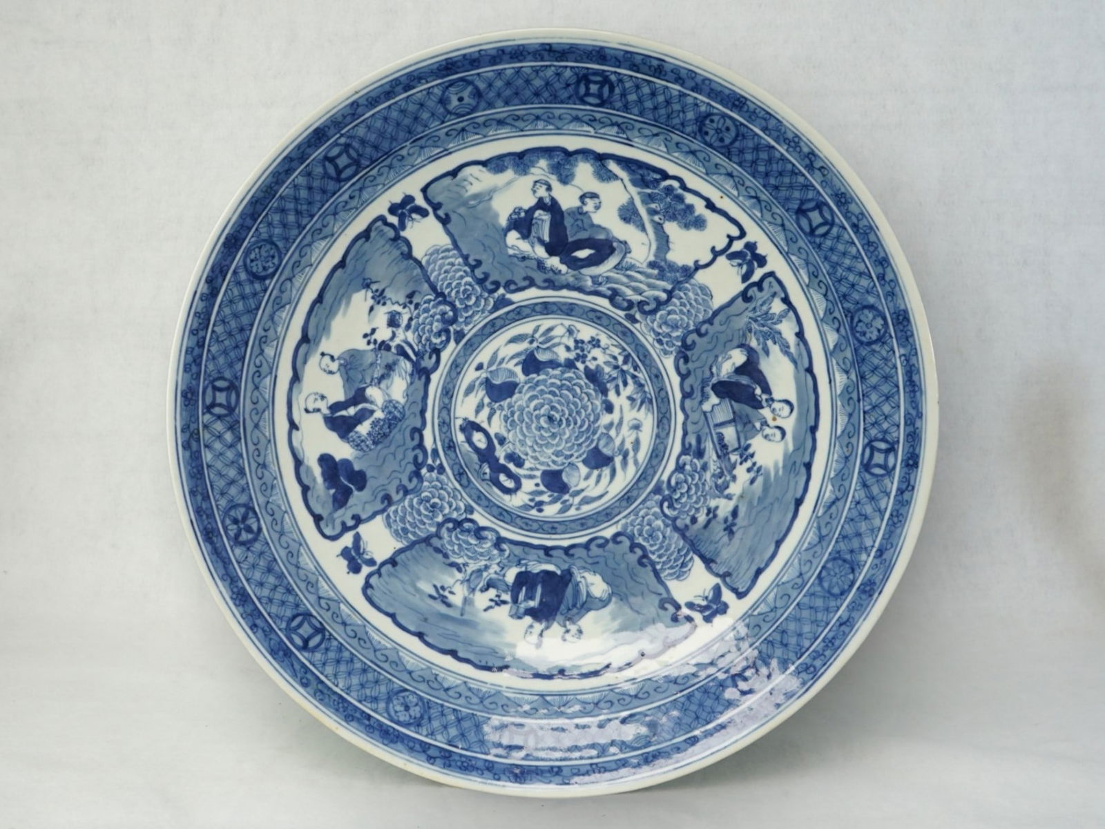 Asian Blue and White ’Figural’ Charger (1 of 6)