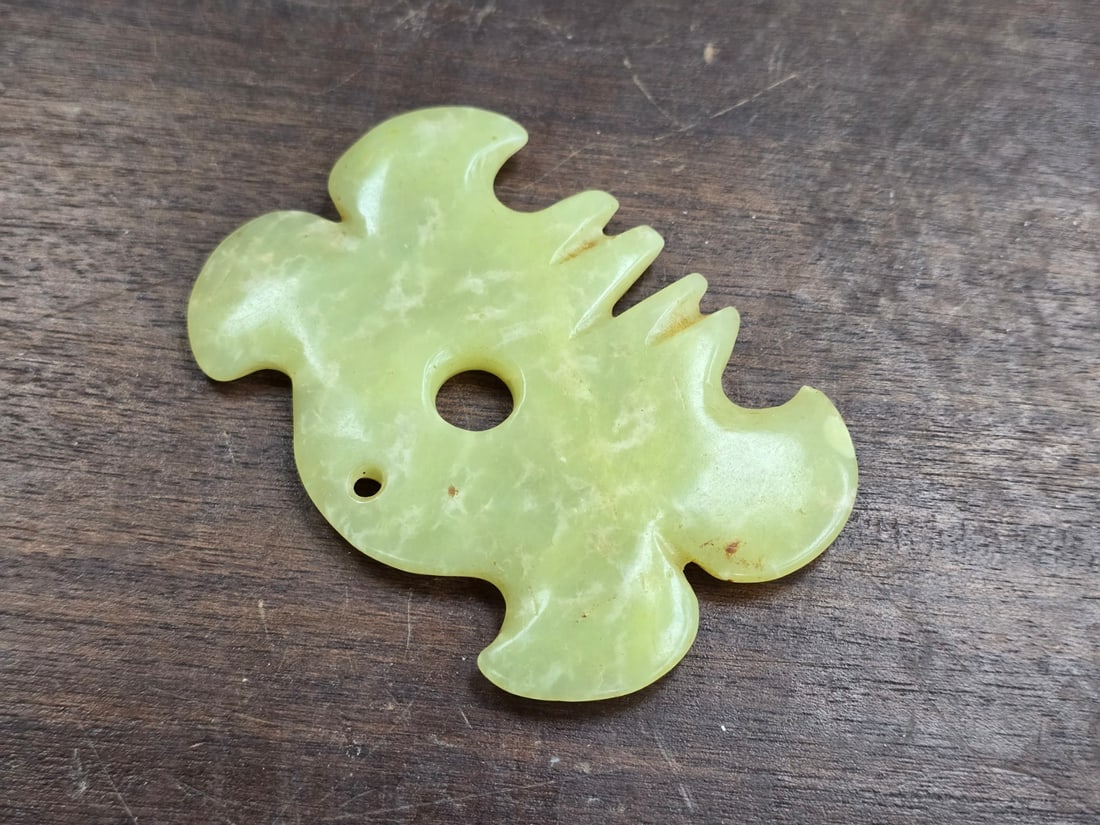 Chinese Neolithic Jade "Cloud-Form" Pendant - 4