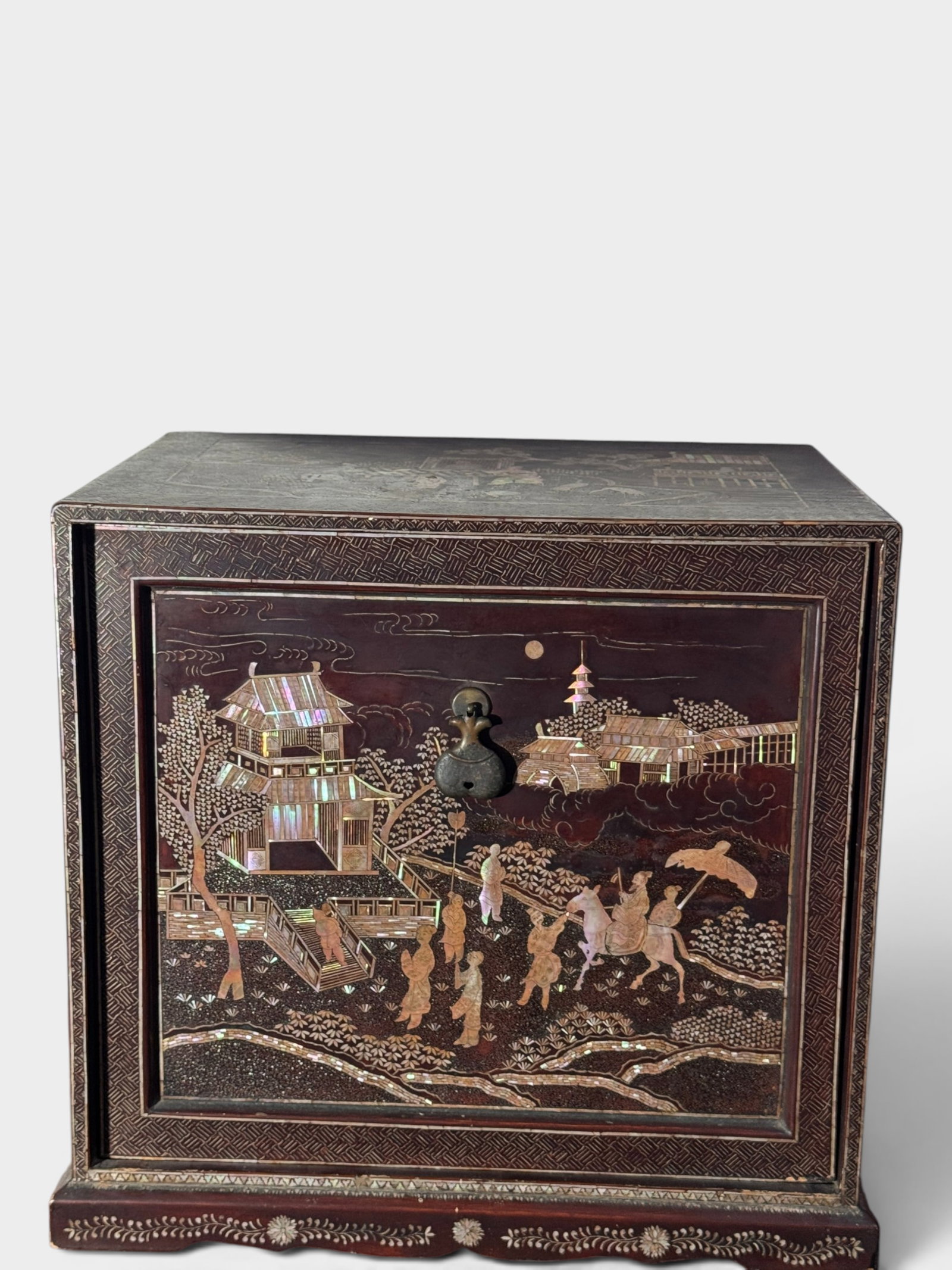 Japanese Lacquer Curio Chest with Mop Inlays,Meiji Period (1 of 15)