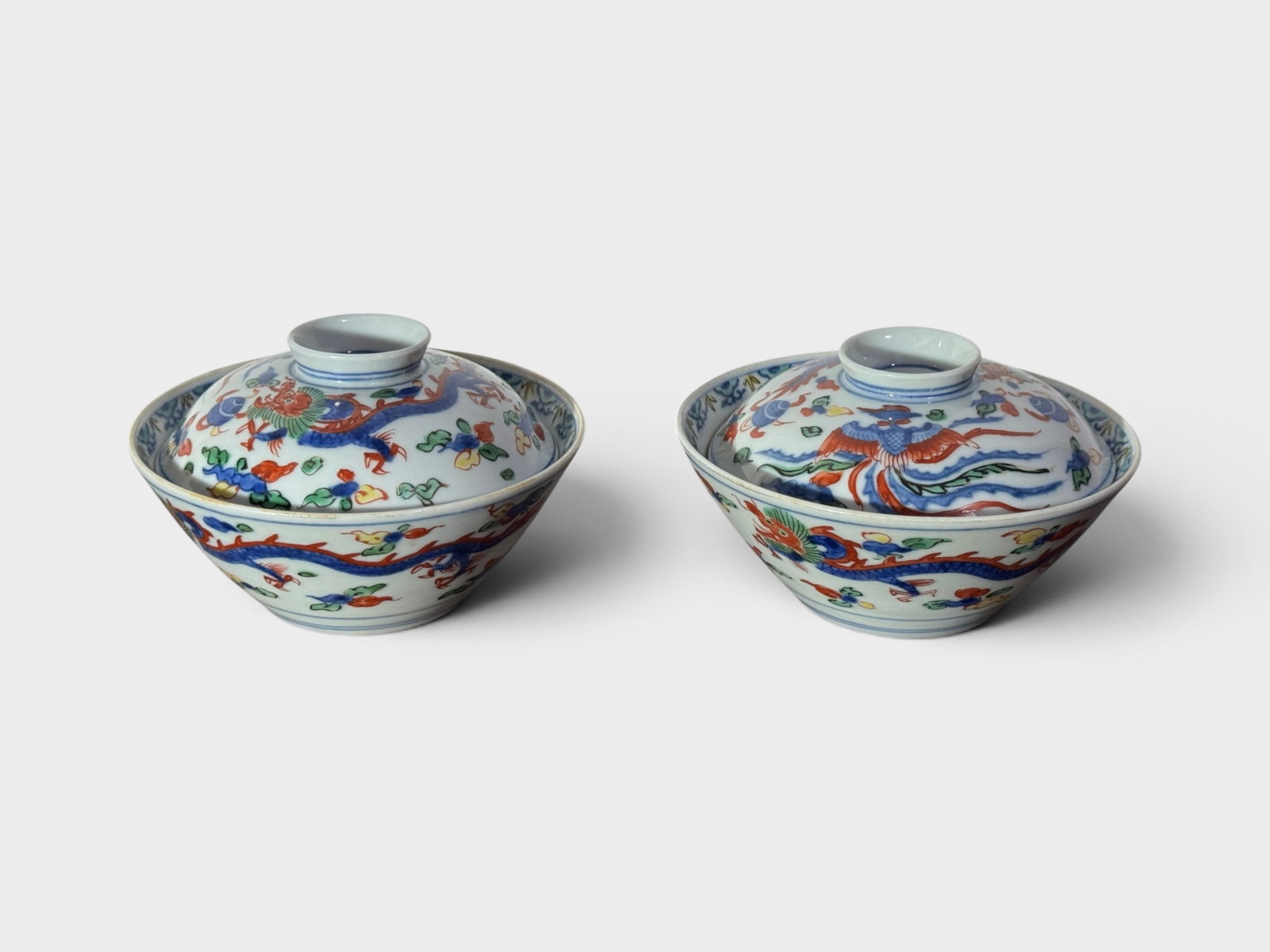 Pair Chinese Wucai Porcelain Covered Tea Bowls (1 of 6)